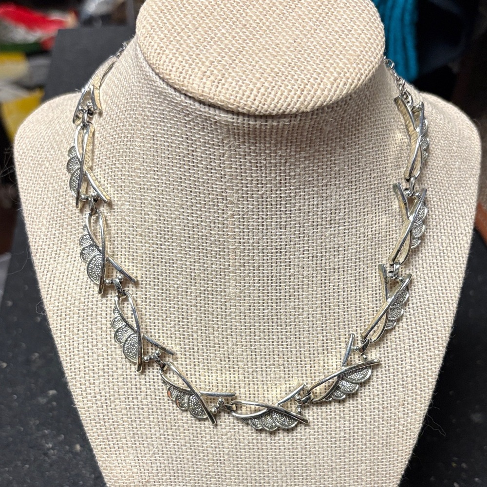 SG  Silver Leaf Necklace